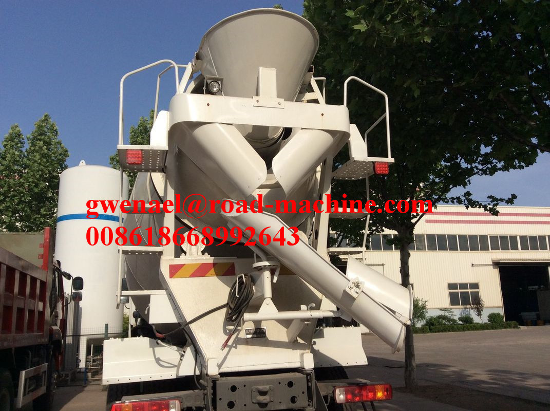SINOTRUK HOWO 6 x 4 Concrete Mixer Truck 12m3 mixer tank volume LHD