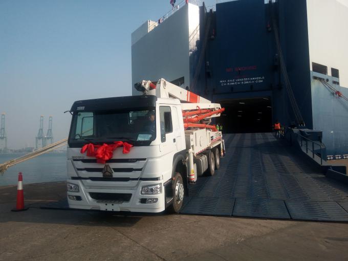 Sinotruk 6 x 4 38m 39m Howo Concrete Pump Truck 336hp With 10 Wheel