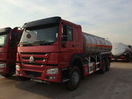 Sinotruk Howo7 Edible Oil Transport Vehicle Liquid Tanker Truck , Mobile Gas Station Fuel Oil Trucks 25-30CBM