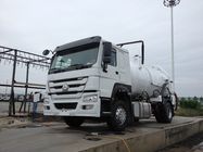 LHD SINOTRUCK HOWO 4X2 8tires 10M3 Sewage Sunction Trucks 266HP EUROII With Styer Axle and Italy Pto