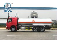 Oil Tanker Truck 6 x 4 25000l SINOTRUK HOWO brand 12.00R20 Radial Tire Euro II 371hp