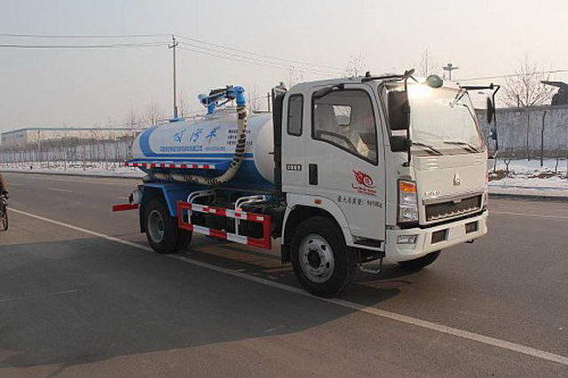Light Duty Sewage Truck Commercial Box Truck SHMC5107GXW white color