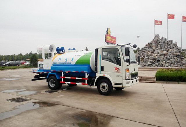 White Color Multi Function Dust Suppression Vehicle Total Weight 7995 Kg