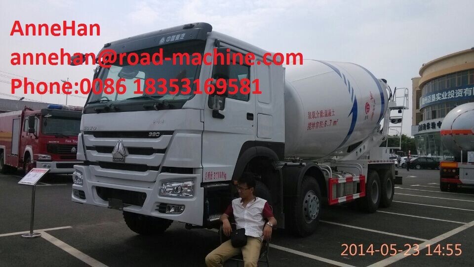 HOWO Euro II Small Concrete Mixer Trucks 6X4 Volumetric Concrete Mixer
