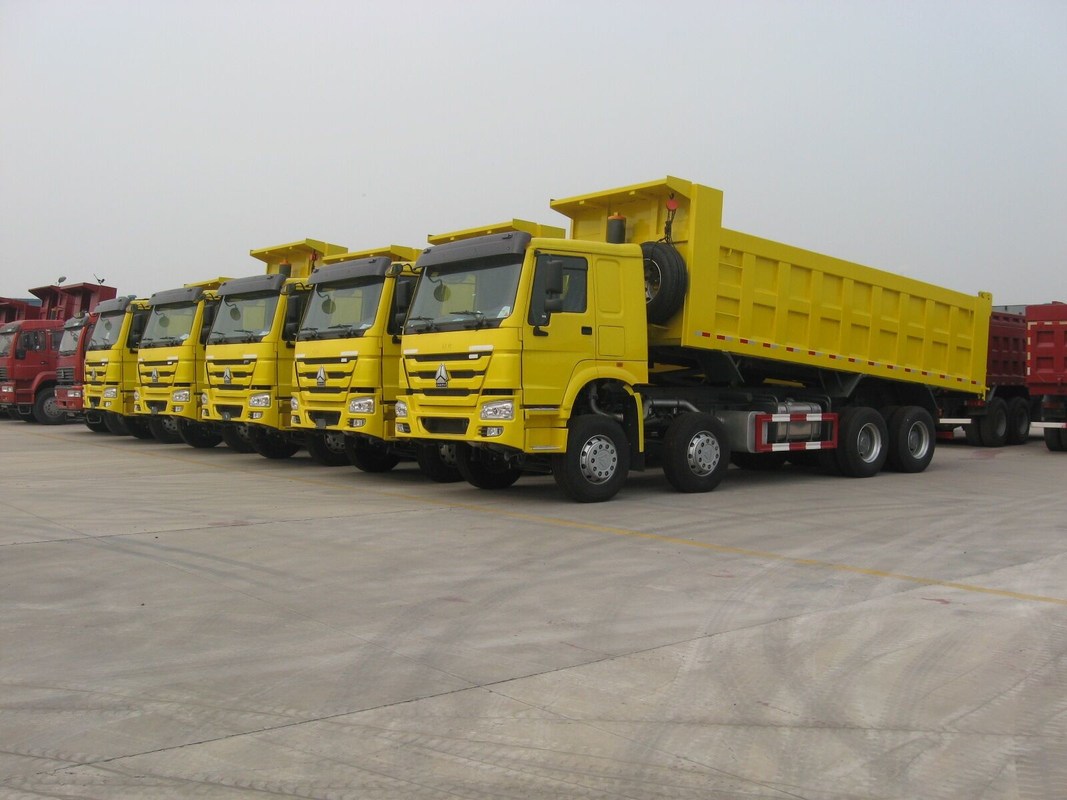5.5KW 6x4 Concrete Asphalt paving truck, spreading truck ...