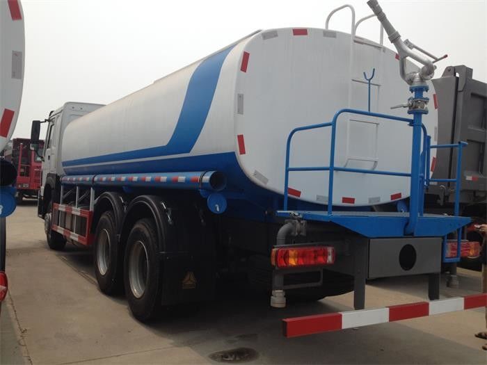10 wheels Sinotruk Howo LHD 15 ~ 20 KL Liquid Tanker Truck For Water Transport