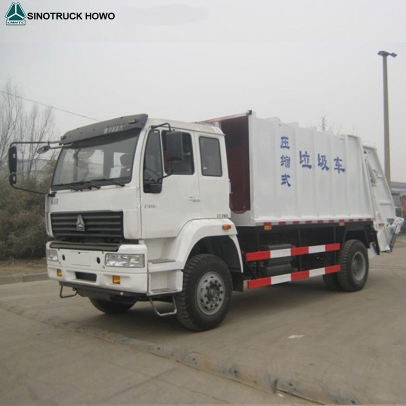 6 Tyre Light Duty Commercial Trucks , Euro 2 Sinotruk HOWO 3 - 8m3 Compact Compression Garbage Truck