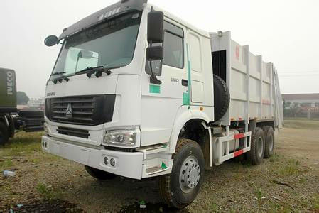 Sinotruk Howo 6x4 Garbage Compactor Truck Heavy Duty Powered By Diesel