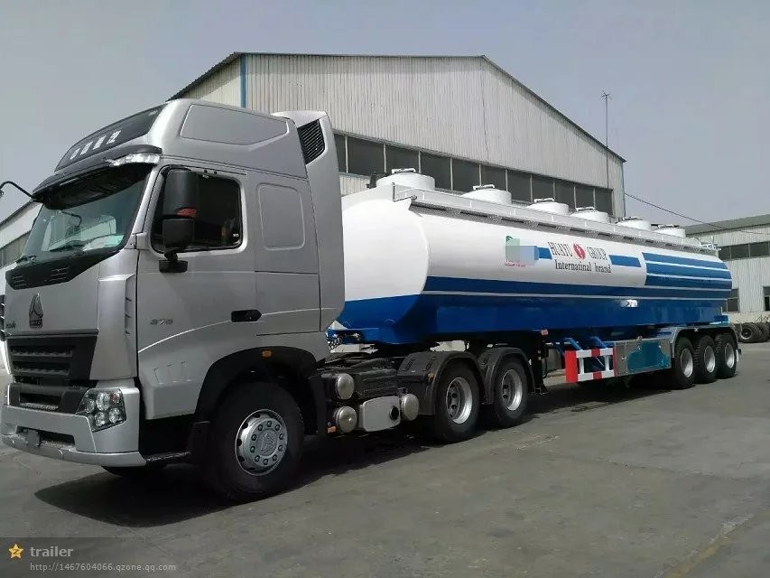 30m3 Water Tank Semi Trailer Trucks , 3 Axles, Loading 30t , 34 Departments