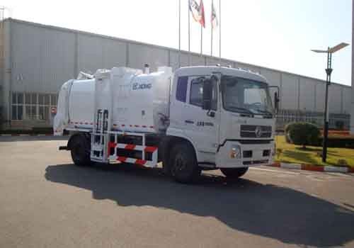 Kitchen Waste Collection Truck 6cbm , Sealed Discharge / Pushing Discharge