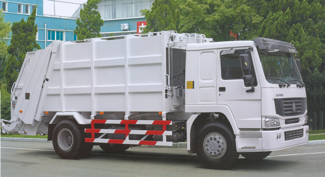 White Sinotruck Howo 4 x 2 8L 812m3 White Color Compacted Garbage truck