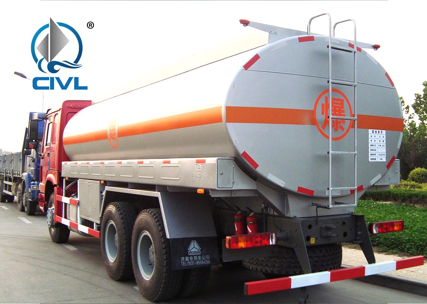 Chemical Liquid Tanker Truck 5000 L 7000 L With Stainless Steel Or