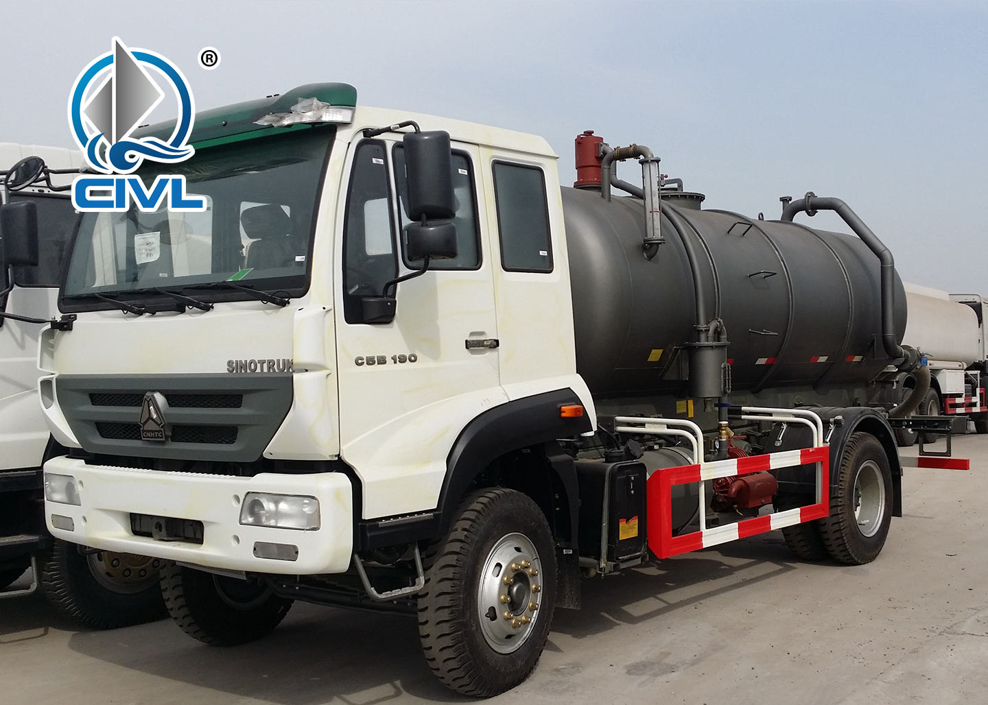 HOWO 6 Disposal Sewage Suction Truck Wheeler 8000L For Construction