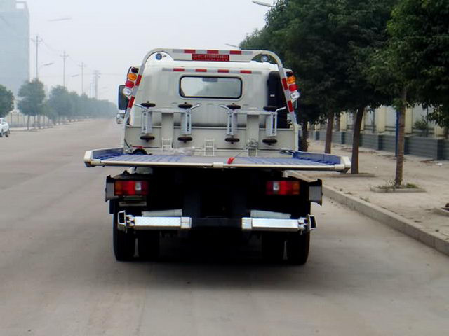 6 Tires EuroII SINOTRUK HOWO EURO4 Rotator Wrecker Truck 4x2 Heavy Duty Wrecker Towing Truck