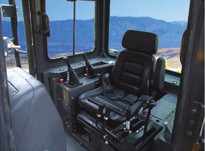 SD42 Shantui Bulldozer 310/2000kW/rpm Engine Model Cummins KTA19-C525