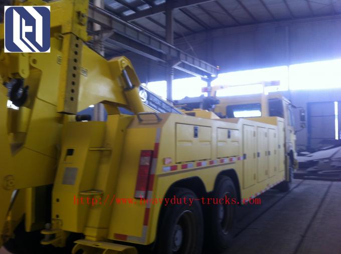 Sinotruk HOWO QL1070 Light Flatbed Truck 4x2 8 Tons 120hp Yellow Color Wrecker Tow Truck